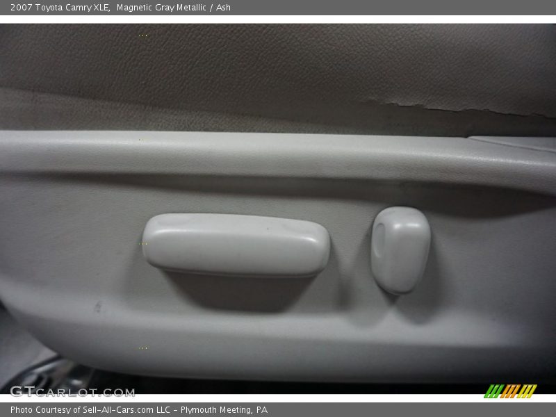 Magnetic Gray Metallic / Ash 2007 Toyota Camry XLE