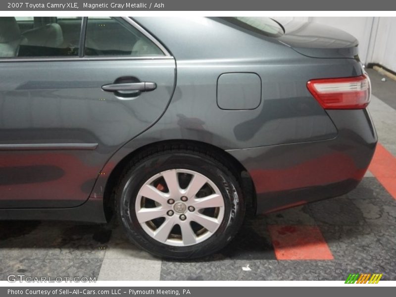 Magnetic Gray Metallic / Ash 2007 Toyota Camry XLE
