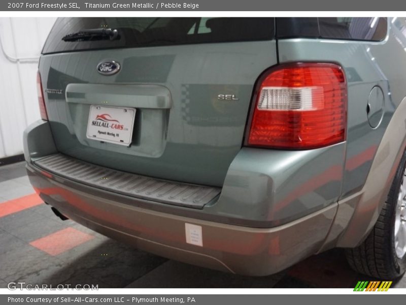 Titanium Green Metallic / Pebble Beige 2007 Ford Freestyle SEL