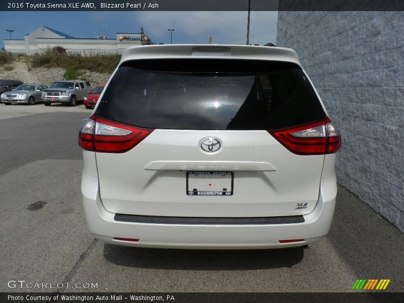 Blizzard Pearl / Ash 2016 Toyota Sienna XLE AWD