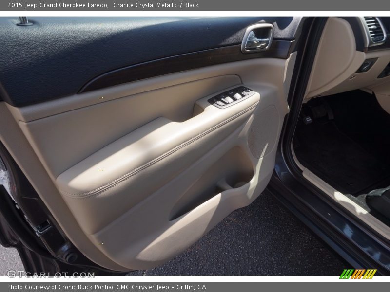 Granite Crystal Metallic / Black 2015 Jeep Grand Cherokee Laredo