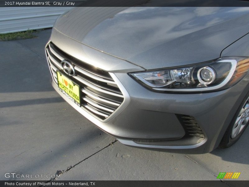 Gray / Gray 2017 Hyundai Elantra SE
