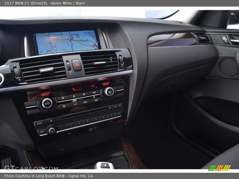 Alpine White / Black 2017 BMW X3 sDrive28i