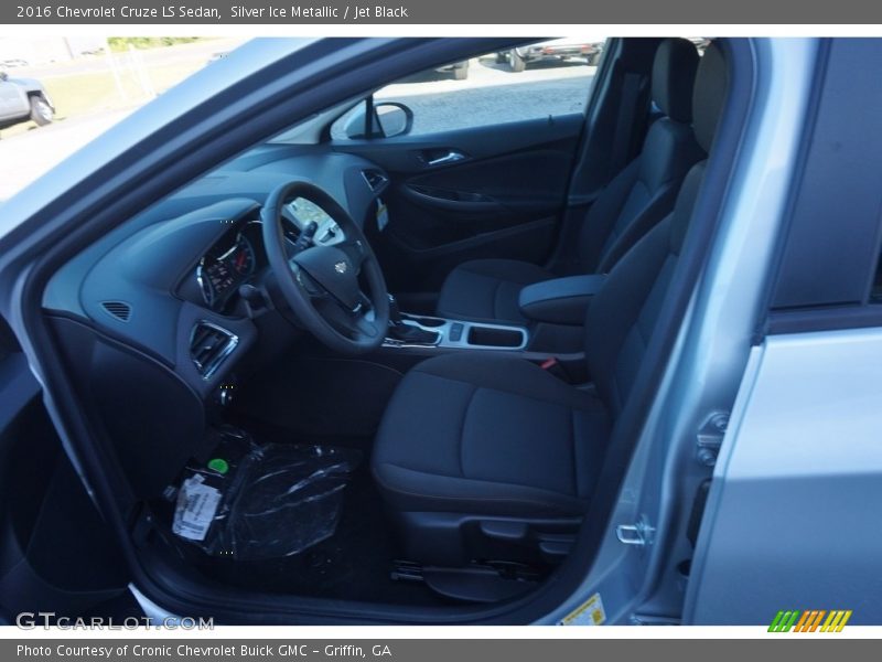 Silver Ice Metallic / Jet Black 2016 Chevrolet Cruze LS Sedan