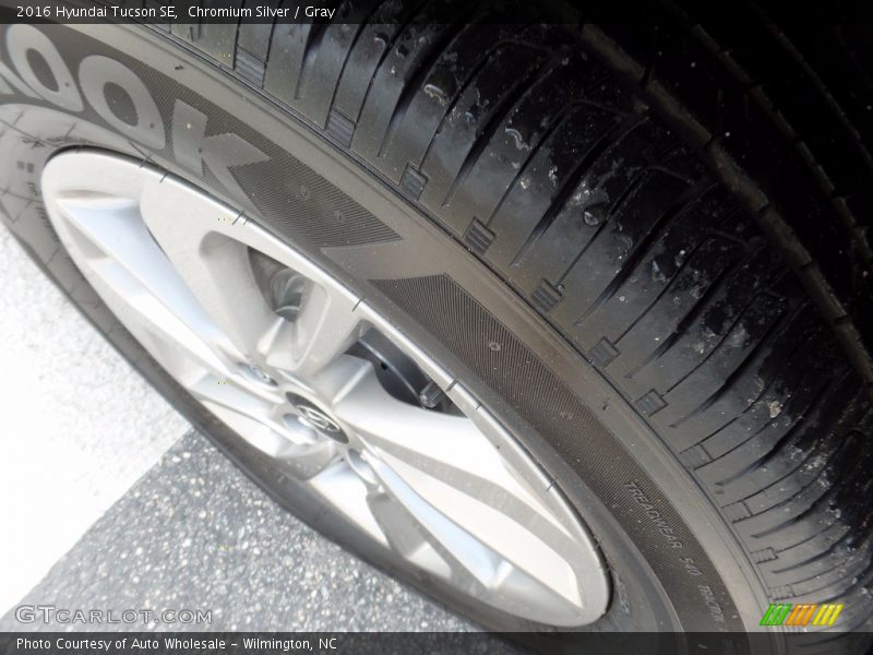 Chromium Silver / Gray 2016 Hyundai Tucson SE