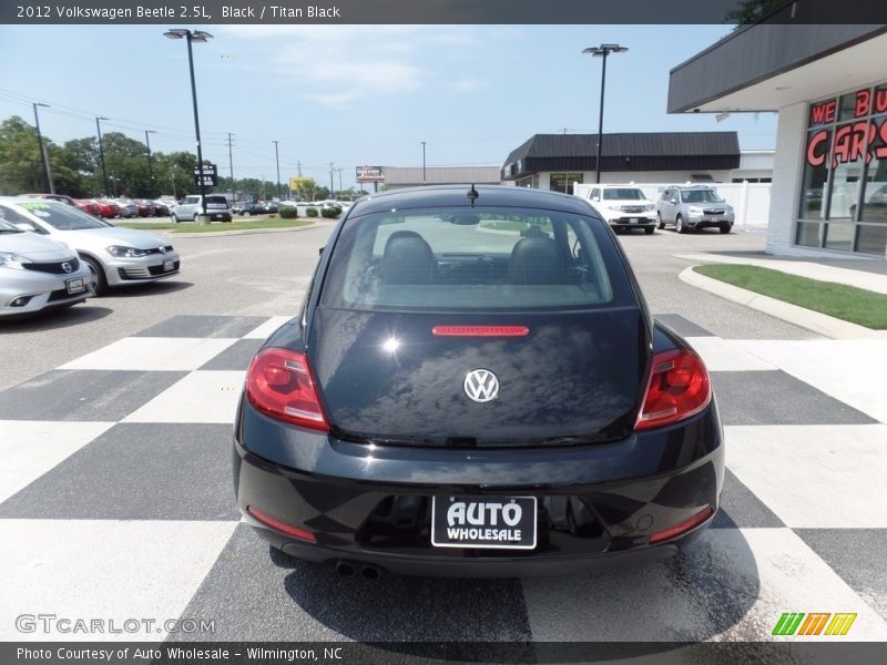 Black / Titan Black 2012 Volkswagen Beetle 2.5L