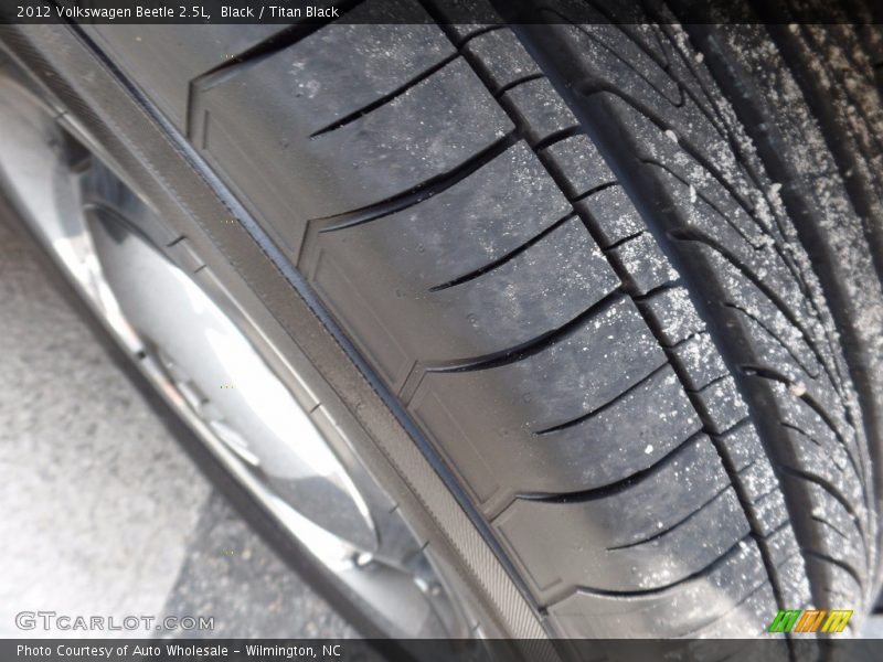 Black / Titan Black 2012 Volkswagen Beetle 2.5L