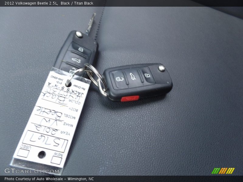 Black / Titan Black 2012 Volkswagen Beetle 2.5L