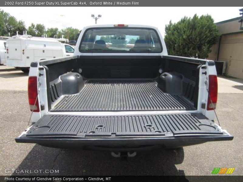 Oxford White / Medium Flint 2002 Ford F250 Super Duty XL SuperCab 4x4