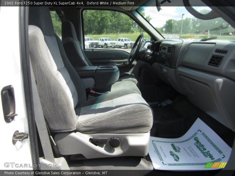 Oxford White / Medium Flint 2002 Ford F250 Super Duty XL SuperCab 4x4