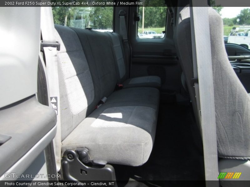 Oxford White / Medium Flint 2002 Ford F250 Super Duty XL SuperCab 4x4
