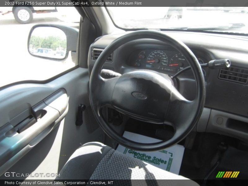 Oxford White / Medium Flint 2002 Ford F250 Super Duty XL SuperCab 4x4