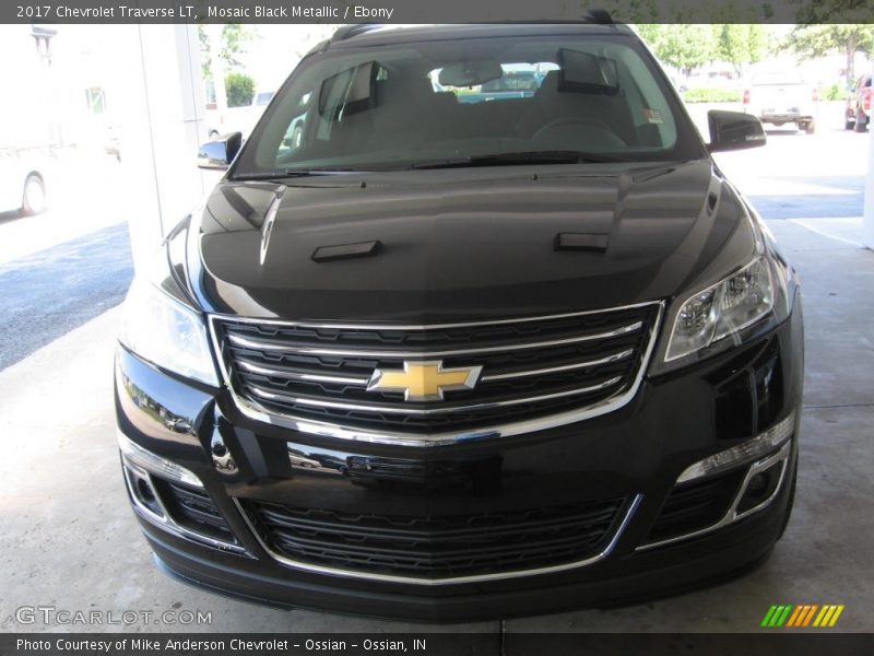 Mosaic Black Metallic / Ebony 2017 Chevrolet Traverse LT