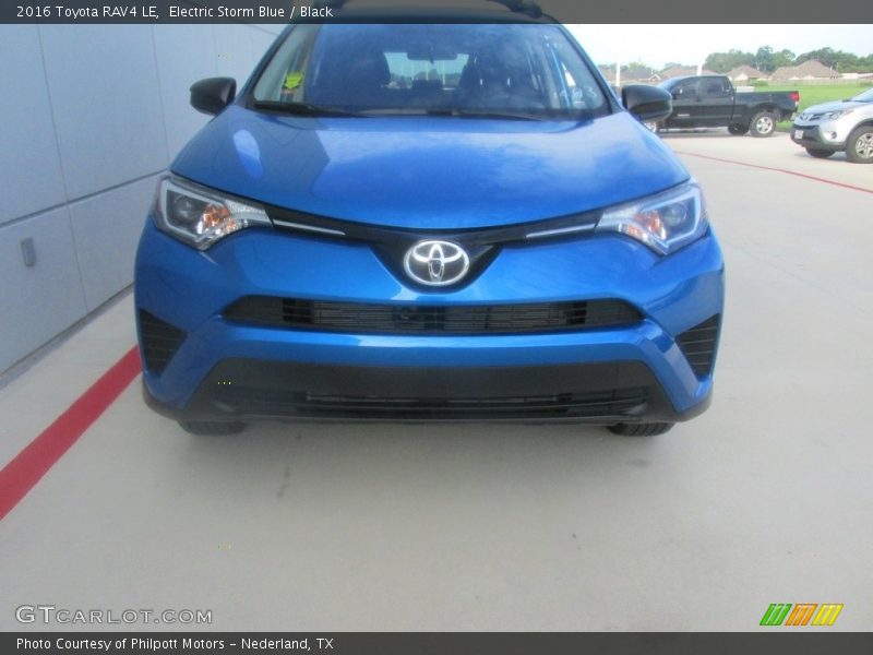 Electric Storm Blue / Black 2016 Toyota RAV4 LE