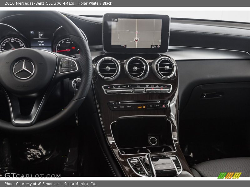 Polar White / Black 2016 Mercedes-Benz GLC 300 4Matic