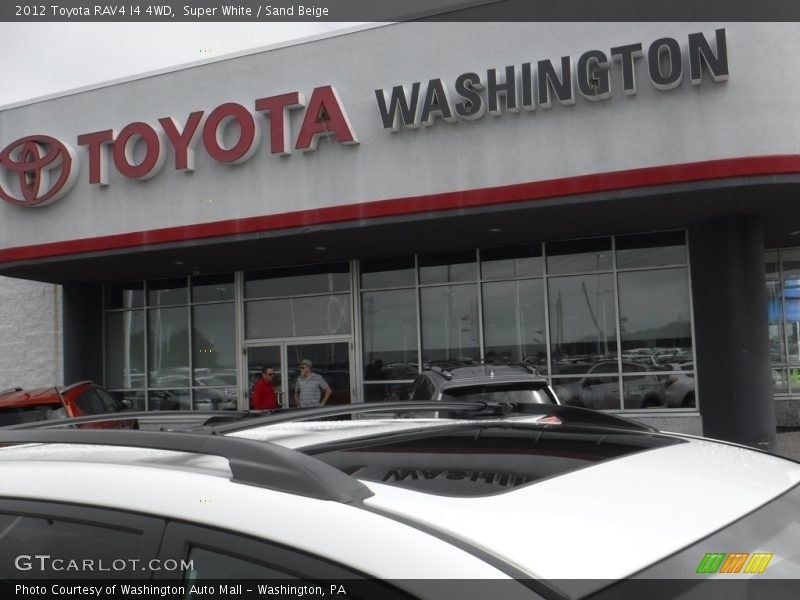 Super White / Sand Beige 2012 Toyota RAV4 I4 4WD