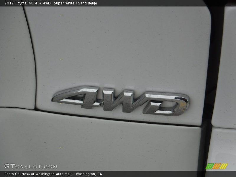 Super White / Sand Beige 2012 Toyota RAV4 I4 4WD