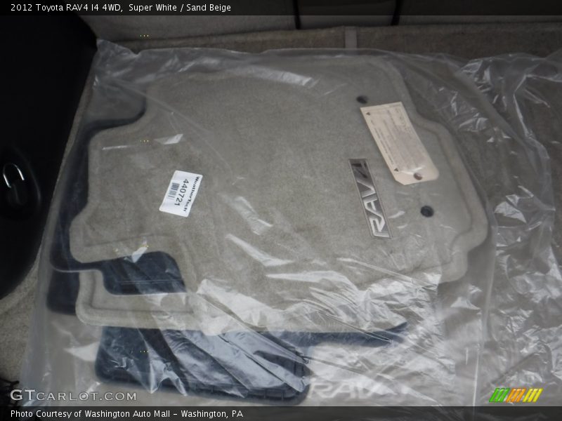 Super White / Sand Beige 2012 Toyota RAV4 I4 4WD