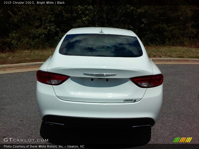 Bright White / Black 2015 Chrysler 200 S