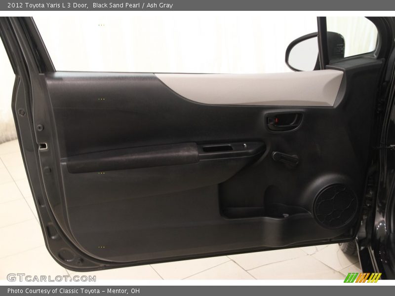 Black Sand Pearl / Ash Gray 2012 Toyota Yaris L 3 Door