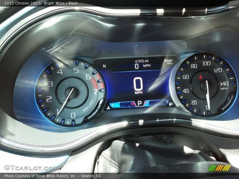 Bright White / Black 2015 Chrysler 200 S