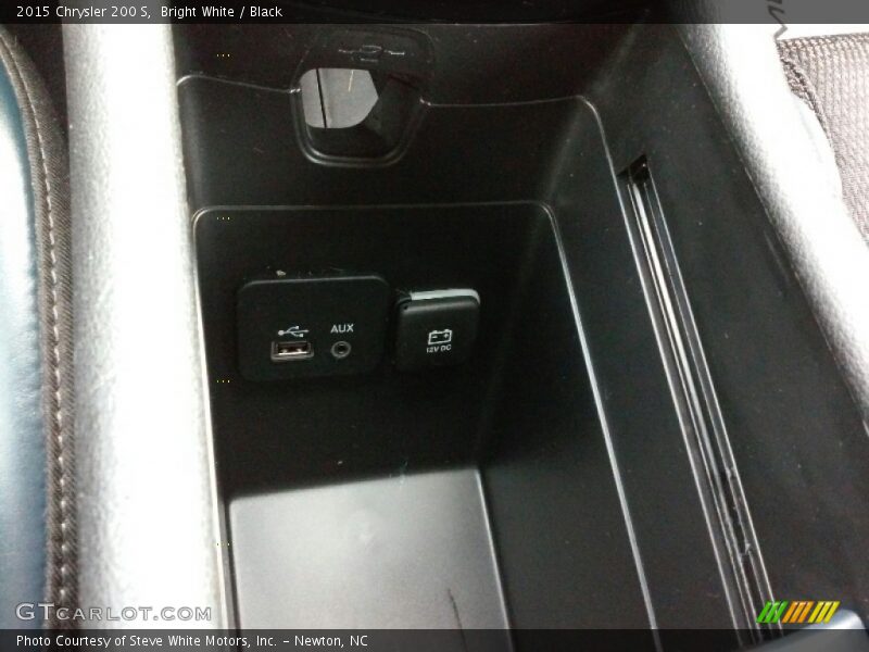 Bright White / Black 2015 Chrysler 200 S