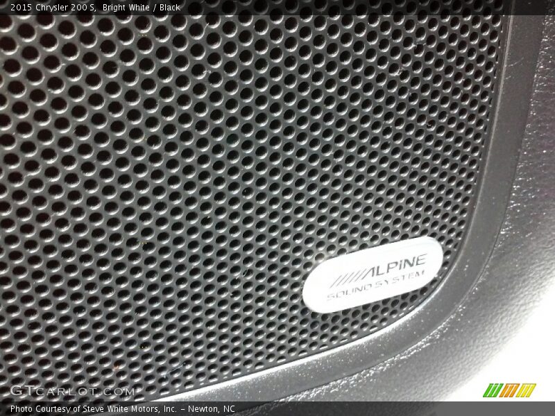 Bright White / Black 2015 Chrysler 200 S