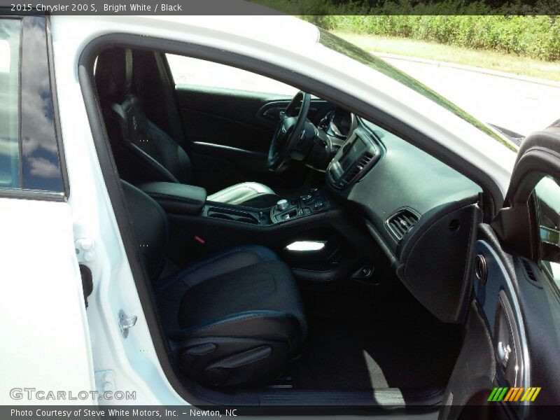 Bright White / Black 2015 Chrysler 200 S