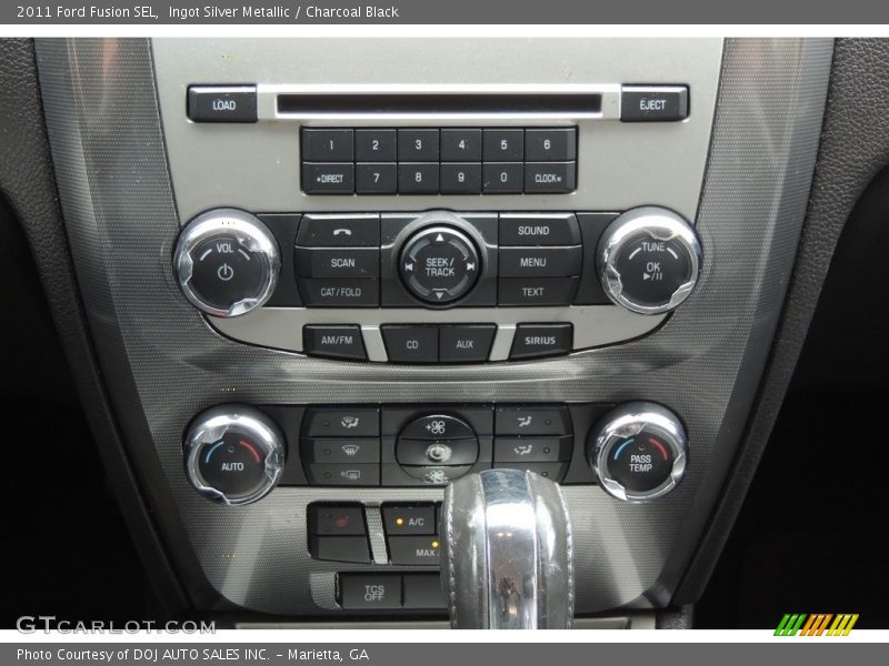 Ingot Silver Metallic / Charcoal Black 2011 Ford Fusion SEL