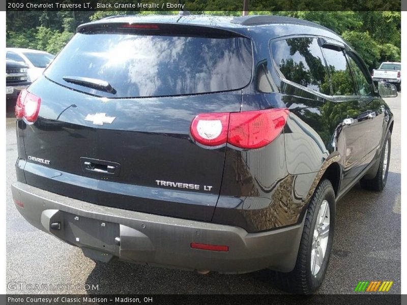 Black Granite Metallic / Ebony 2009 Chevrolet Traverse LT