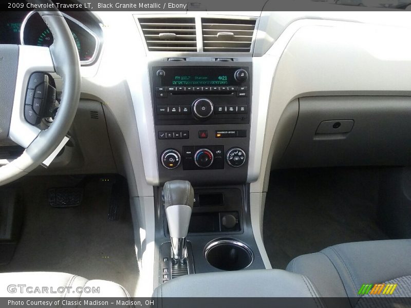Black Granite Metallic / Ebony 2009 Chevrolet Traverse LT