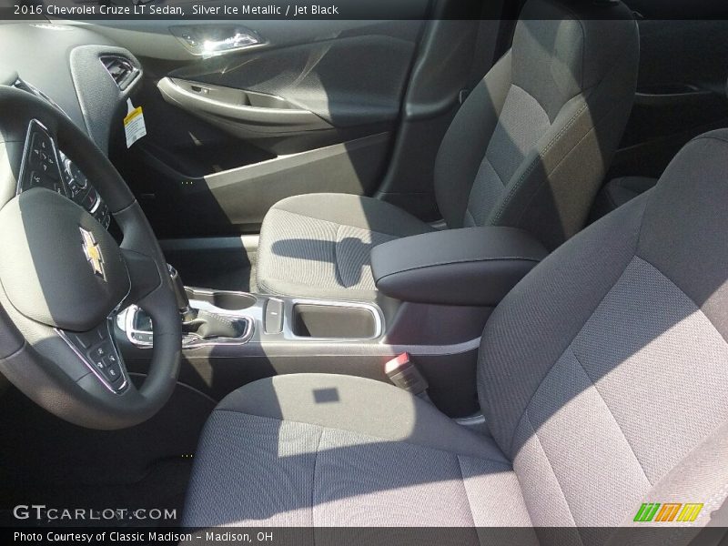 Silver Ice Metallic / Jet Black 2016 Chevrolet Cruze LT Sedan