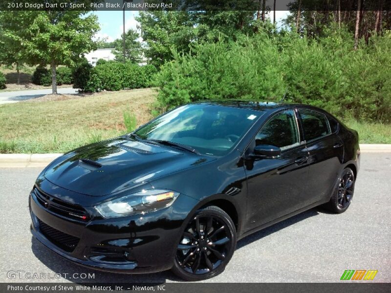 Front 3/4 View of 2016 Dart GT Sport