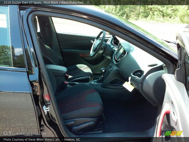 Pitch Black / Black/Ruby Red 2016 Dodge Dart GT Sport