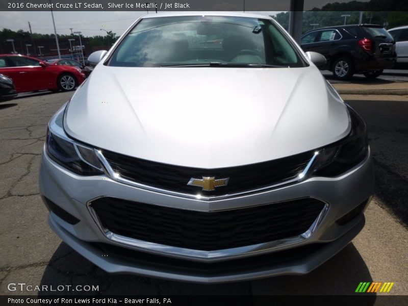 Silver Ice Metallic / Jet Black 2016 Chevrolet Cruze LT Sedan