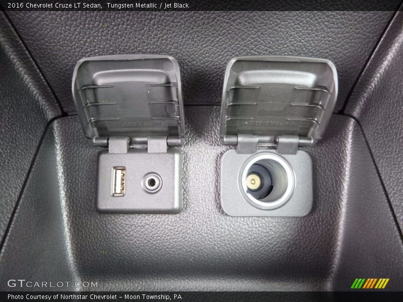 Tungsten Metallic / Jet Black 2016 Chevrolet Cruze LT Sedan
