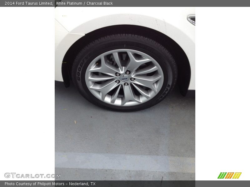 White Platinum / Charcoal Black 2014 Ford Taurus Limited