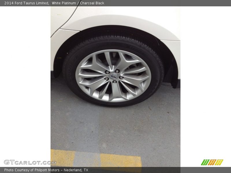 White Platinum / Charcoal Black 2014 Ford Taurus Limited