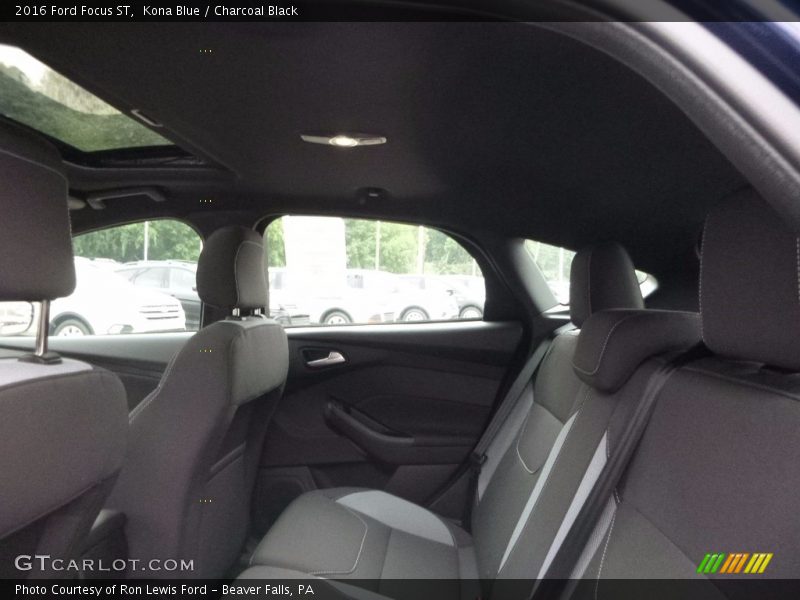 Kona Blue / Charcoal Black 2016 Ford Focus ST