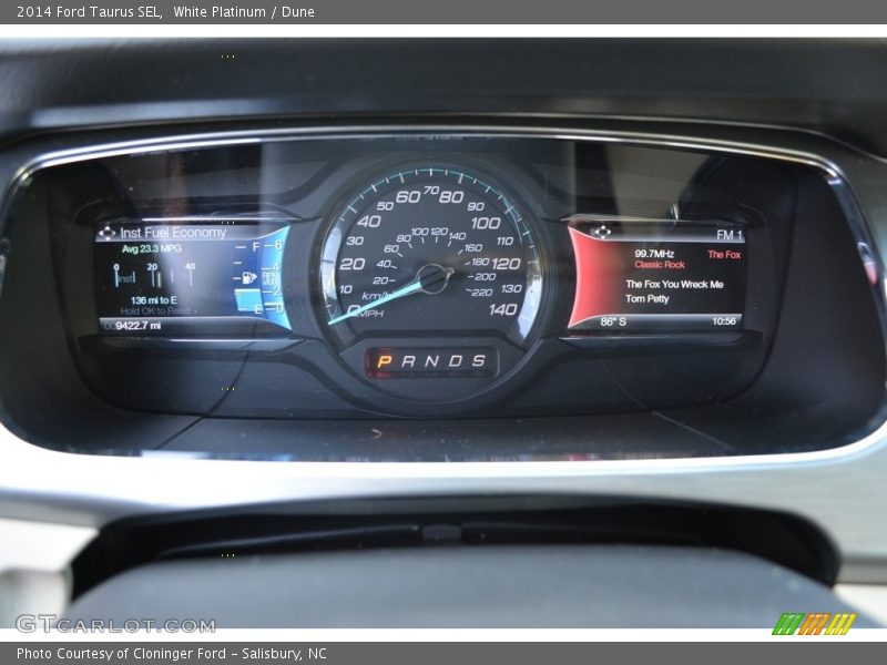 White Platinum / Dune 2014 Ford Taurus SEL