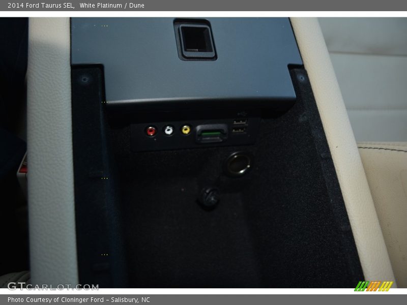 White Platinum / Dune 2014 Ford Taurus SEL