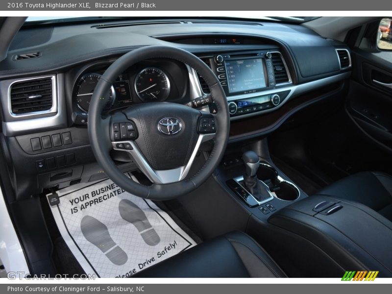 Blizzard Pearl / Black 2016 Toyota Highlander XLE