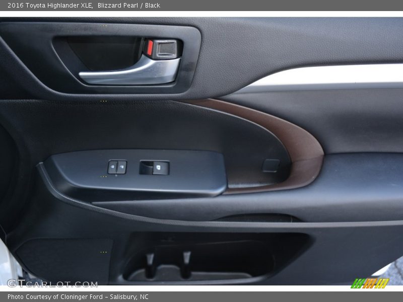 Blizzard Pearl / Black 2016 Toyota Highlander XLE