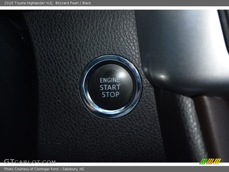 Blizzard Pearl / Black 2016 Toyota Highlander XLE