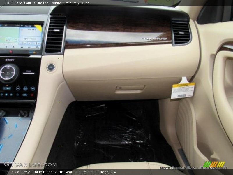 White Platinum / Dune 2016 Ford Taurus Limited