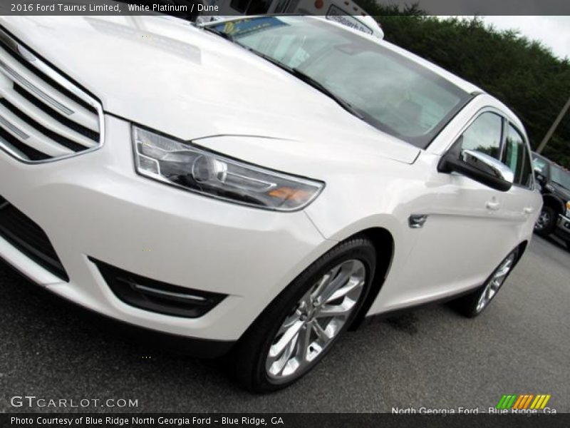 White Platinum / Dune 2016 Ford Taurus Limited