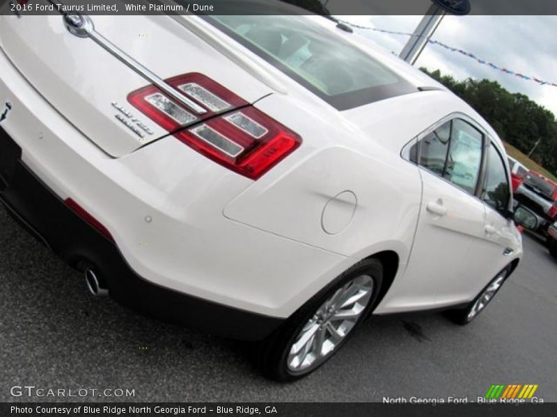 White Platinum / Dune 2016 Ford Taurus Limited