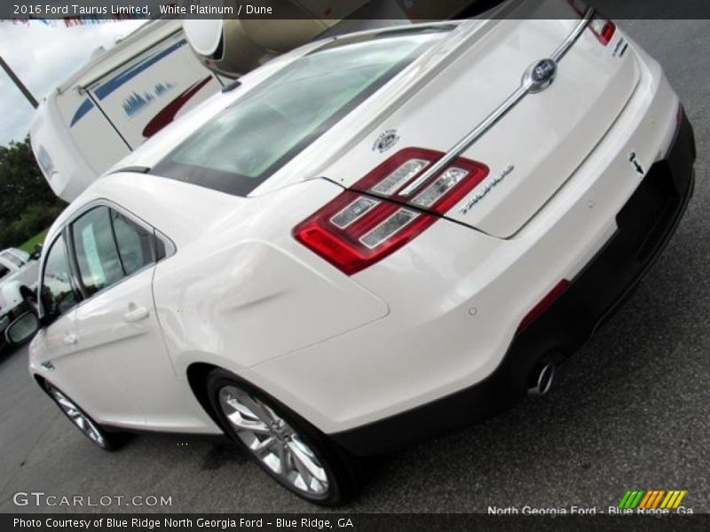 White Platinum / Dune 2016 Ford Taurus Limited