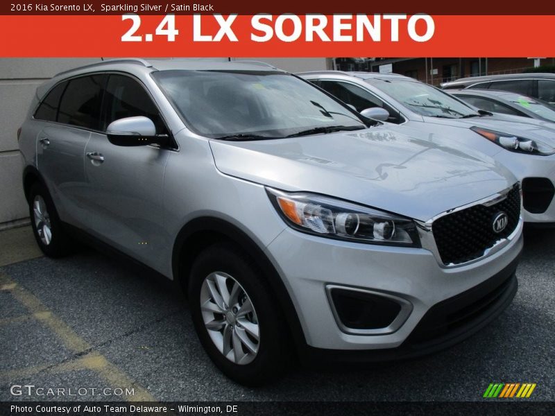 Sparkling Silver / Satin Black 2016 Kia Sorento LX