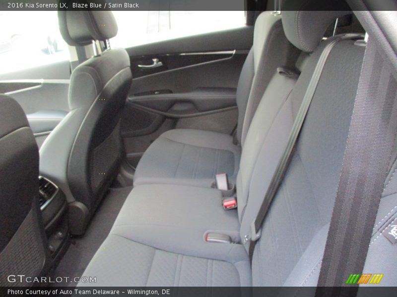 Blaze Blue / Satin Black 2016 Kia Sorento LX